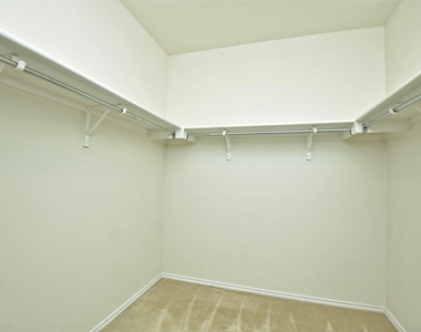 2717 Claremont Ct - Photo Thumbnail 19