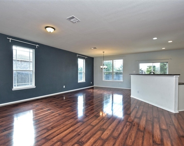 2717 Claremont Ct - Photo Thumbnail 5