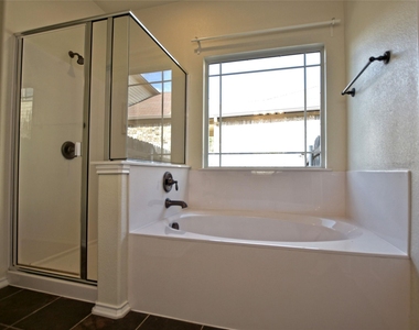 2717 Claremont Ct - Photo Thumbnail 21