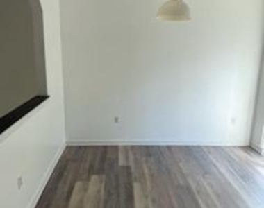 12627 Hilltop Road - Photo Thumbnail 10