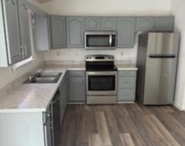 12627 Hilltop Road - Photo Thumbnail 9