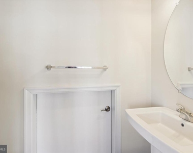 67 Linden Place - Photo Thumbnail 24