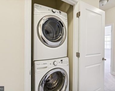 67 Linden Place - Photo Thumbnail 22