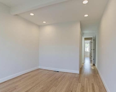 802 Mangold Street - Photo Thumbnail 9