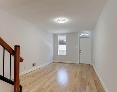 802 Mangold Street - Photo Thumbnail 2