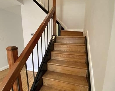 802 Mangold Street - Photo Thumbnail 7