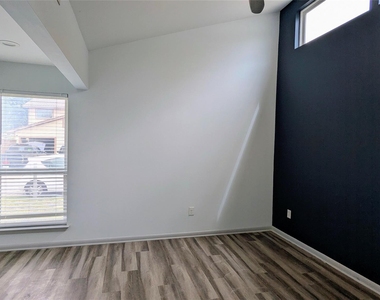 4505 Teri Rd - Photo Thumbnail 9