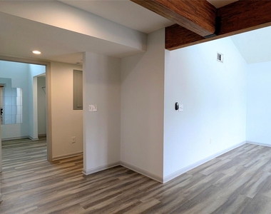 4505 Teri Rd - Photo Thumbnail 8