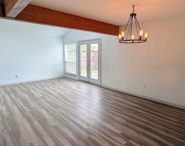 4505 Teri Rd - Photo Thumbnail 6