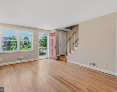 586 Lucia Avenue - Photo Thumbnail 2