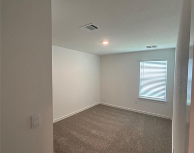 14904 Found Admiral Ln - Photo Thumbnail 1