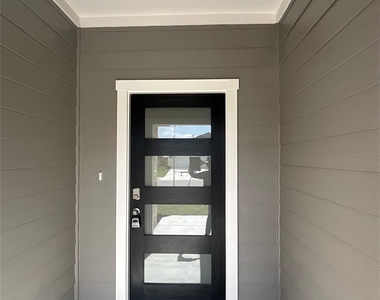 14904 Found Admiral Ln - Photo Thumbnail 3