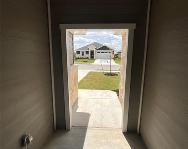 14904 Found Admiral Ln - Photo Thumbnail 4