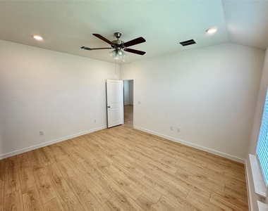 14904 Found Admiral Ln - Photo Thumbnail 15