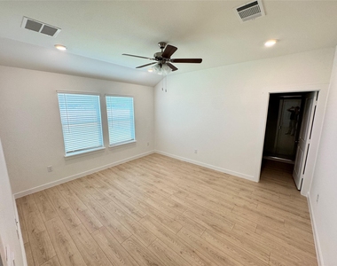 14904 Found Admiral Ln - Photo Thumbnail 8