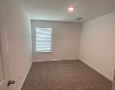 14904 Found Admiral Ln - Photo Thumbnail 20