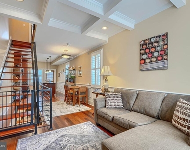 600 S Robinson Street - Photo Thumbnail 1