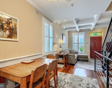600 S Robinson Street - Photo Thumbnail 2