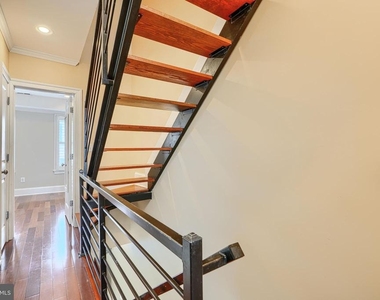 600 S Robinson Street - Photo Thumbnail 8