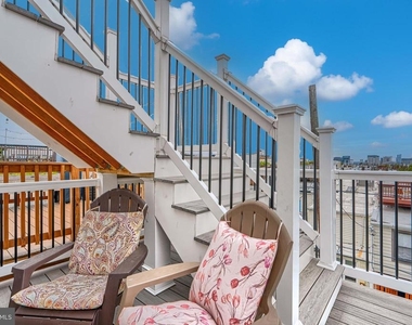 600 S Robinson Street - Photo Thumbnail 4