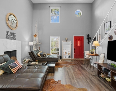 8922 North Plaza Ct - Photo Thumbnail 2