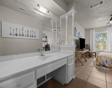 8922 North Plaza Ct - Photo Thumbnail 20