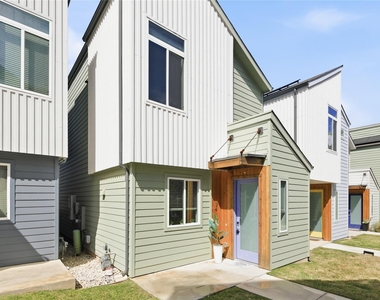 814 N Bluff Dr - Photo Thumbnail 1