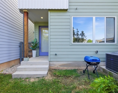 814 N Bluff Dr - Photo Thumbnail 22