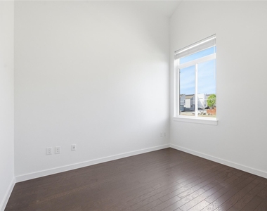 814 N Bluff Dr - Photo Thumbnail 17
