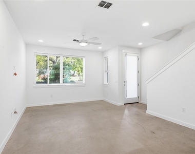814 N Bluff Dr - Photo Thumbnail 11