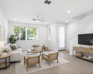 814 N Bluff Dr - Photo Thumbnail 7