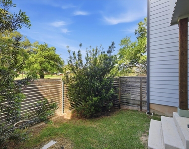 814 N Bluff Dr - Photo Thumbnail 21