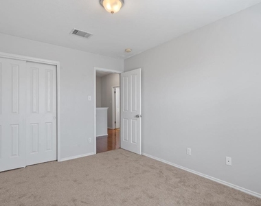 120 Brazos Ln - Photo Thumbnail 24