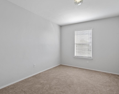 120 Brazos Ln - Photo Thumbnail 20