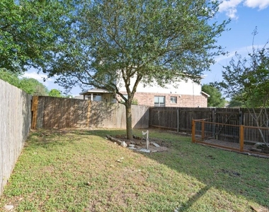 120 Brazos Ln - Photo Thumbnail 26