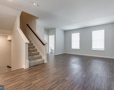 7989 Patterson Way - Photo Thumbnail 5