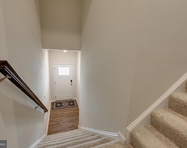 7989 Patterson Way - Photo Thumbnail 4
