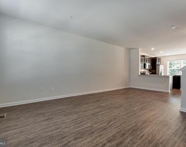 7989 Patterson Way - Photo Thumbnail 7