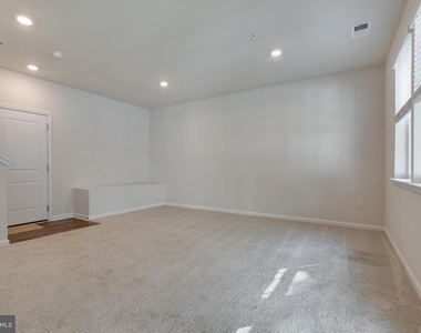 7989 Patterson Way - Photo Thumbnail 34