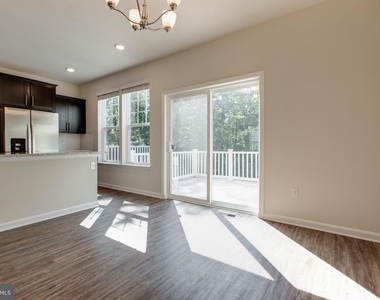 7989 Patterson Way - Photo Thumbnail 10
