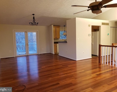 724 Hillcrest Drive - Photo Thumbnail 5