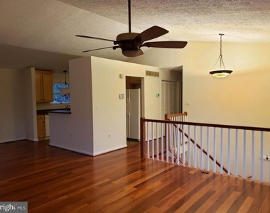 724 Hillcrest Drive - Photo Thumbnail 4