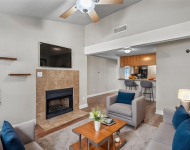 806 W 24th St - Photo Thumbnail 2