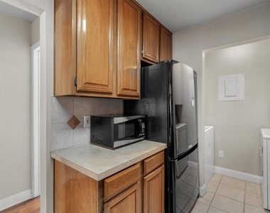 806 W 24th St - Photo Thumbnail 12