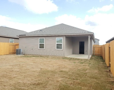 136 Constitution St - Photo Thumbnail 24