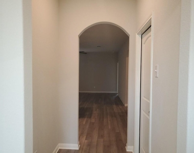 136 Constitution St - Photo Thumbnail 5