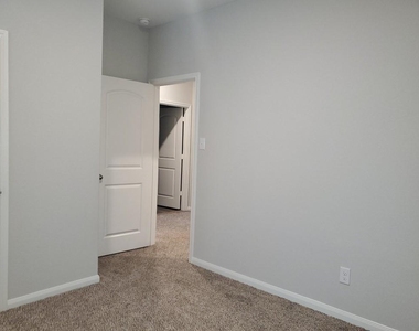136 Constitution St - Photo Thumbnail 15