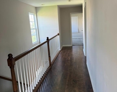 923 Lansdowne Road - Photo Thumbnail 8