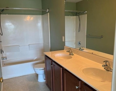 923 Lansdowne Road - Photo Thumbnail 9