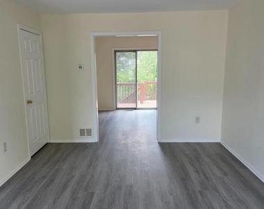 13 Farland Way - Photo Thumbnail 4